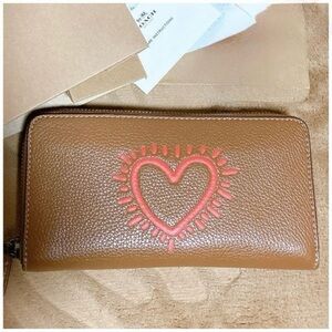 RARE LIKE NEW! COACH X Keith Haring Heart Saddle Brown Wallet Purses Womens